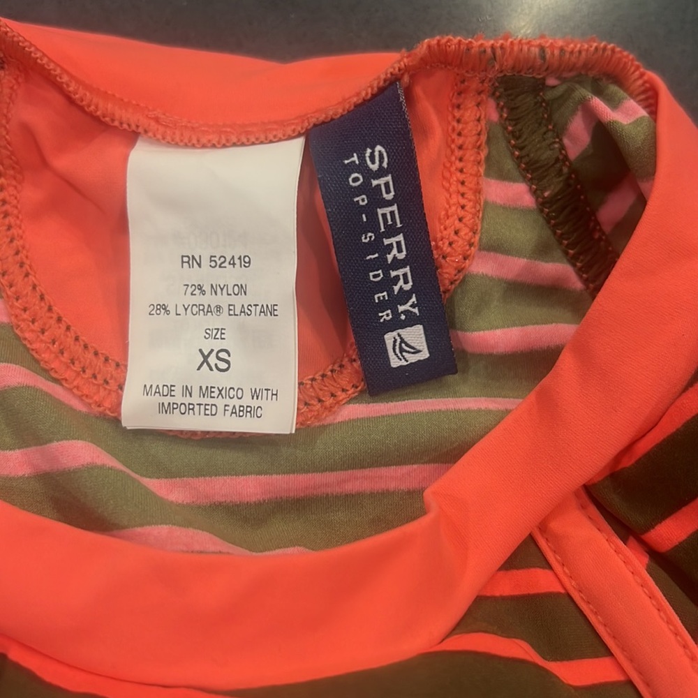 EUC! Sperry Rash Guard - Picture 8 of 8
